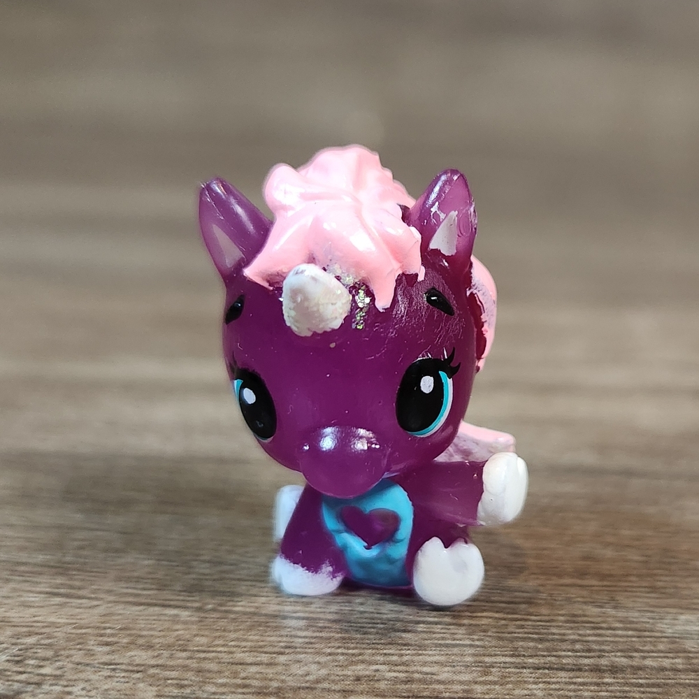 Hatchimals Colleggtibles Season 4 Violet Unikeets Pink Hair Unicorn Heart